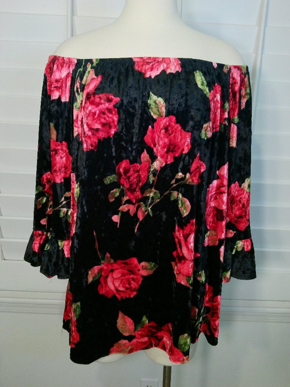 Blouse Women Black Floral Velvet Bell Sleeve Pullover American City Wear Size 2X